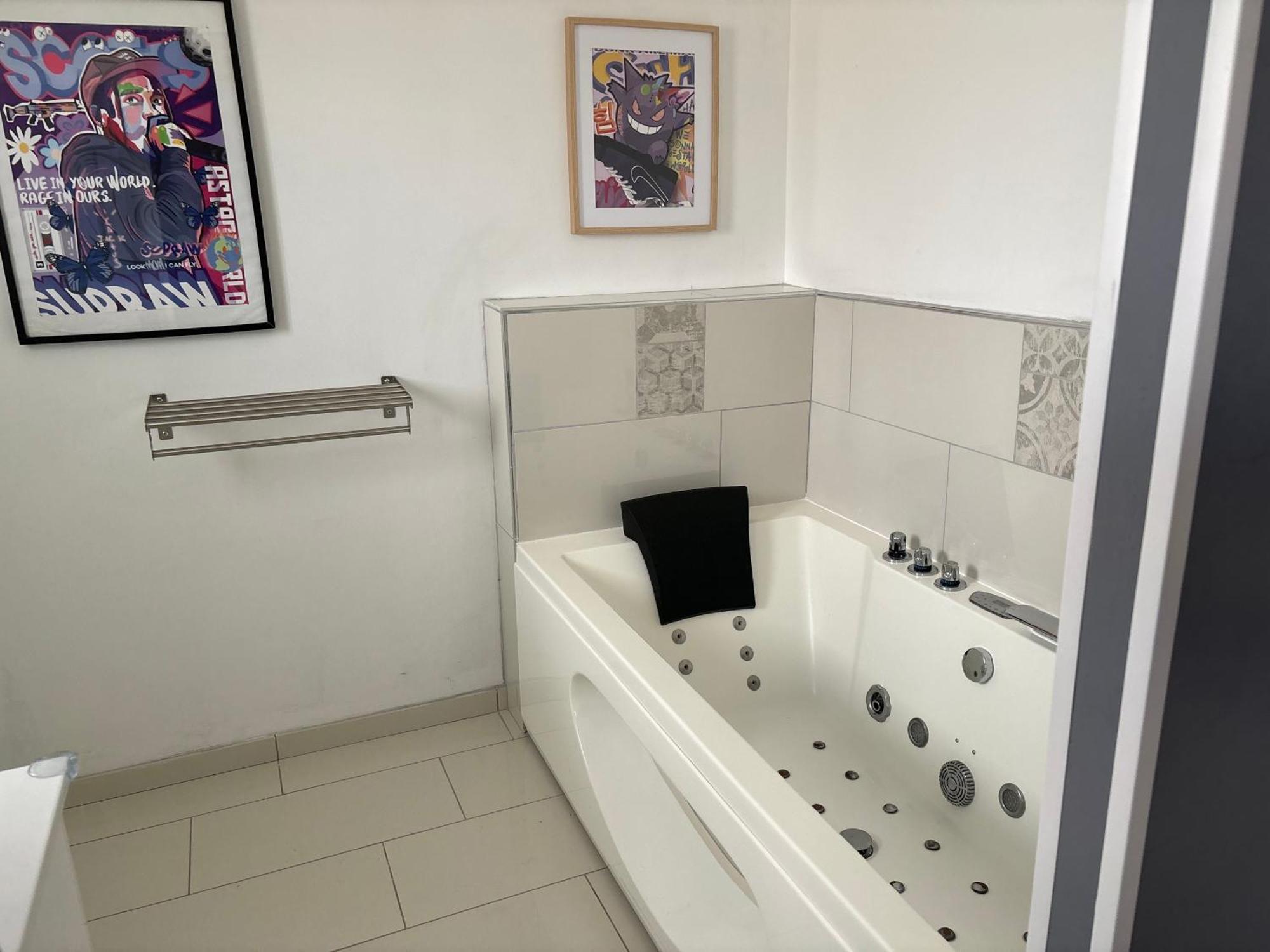 Maison Moderne Au Calme Avec Billard, Jacuzzi, Bain A Remous, Piscine, Babyfoot Labastide-du-Temple Bagian luar foto